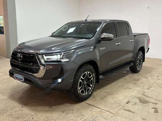 TOYOTA-HILUX-2022