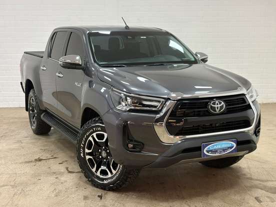 TOYOTA-HILUX-2022