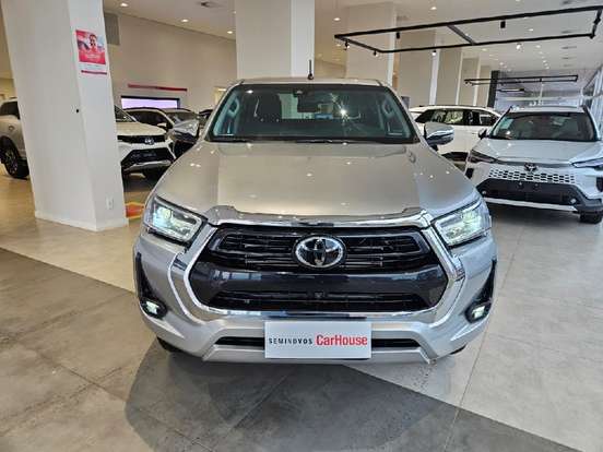 TOYOTA-HILUX-2023
