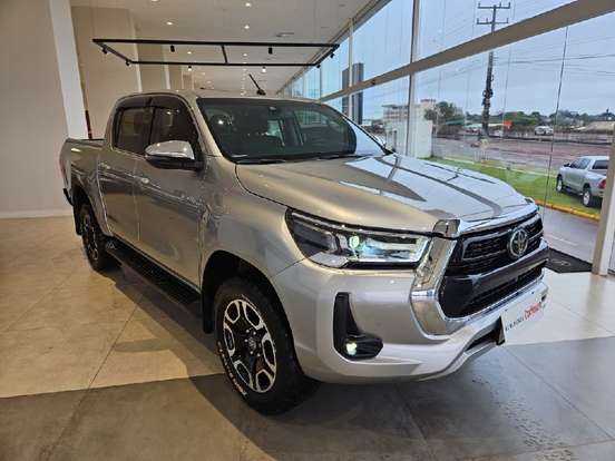 TOYOTA-HILUX-2.8 D-4D TURBO DIESEL CD SRX LIMITED 4X4 AUTOMÁTICO TOYOTA-HILUX-2023