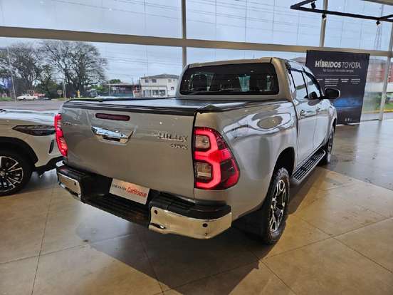 TOYOTA-HILUX-2.8 D-4D TURBO DIESEL CD SRX LIMITED 4X4 AUTOMÁTICO TOYOTA-HILUX-2023