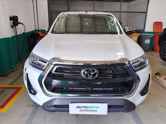 TOYOTA-HILUX-2.8 D-4D TURBO DIESEL CD SRX PLUS 4X4 AUTOMÁTICO TOYOTA-HILUX-2024
