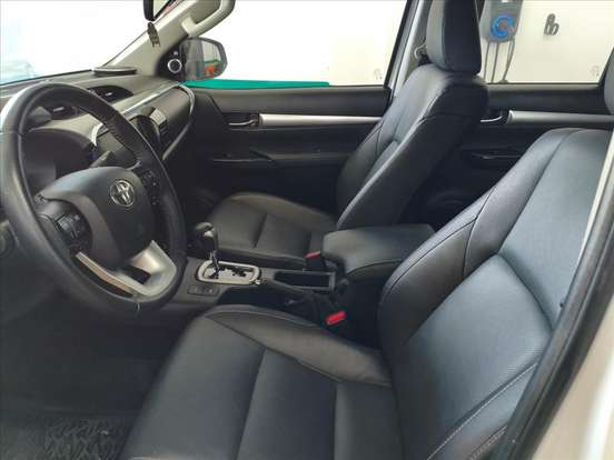 TOYOTA-HILUX-2.8 D-4D TURBO DIESEL CD SRX PLUS 4X4 AUTOMÁTICO TOYOTA-HILUX-2024