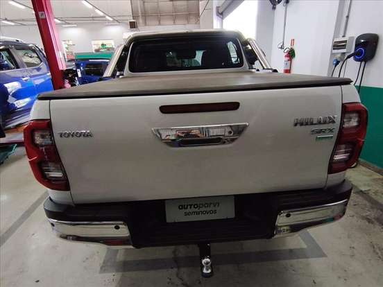 TOYOTA-HILUX-2.8 D-4D TURBO DIESEL CD SRX PLUS 4X4 AUTOMÁTICO TOYOTA-HILUX-2024