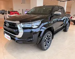 TOYOTA HILUX 2.8 D-4D TURBO DIESEL CD SRX PLUS 4X4 AUTOMÁTICO TOYOTA HILUX 2.8 D-4D TURBO DIESEL CD SRX PLUS 4X4 AUTOMÁTICO