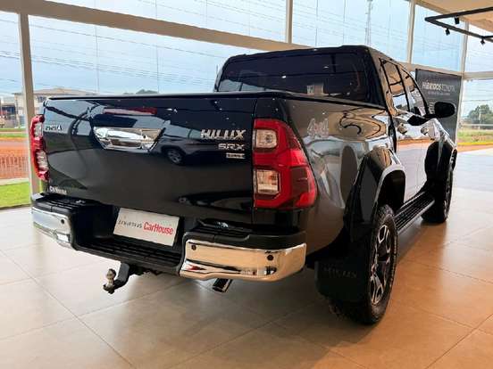 TOYOTA-HILUX-2024