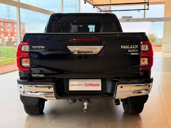 TOYOTA-HILUX-2024