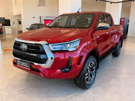 TOYOTA HILUX 2.8 D-4D TURBO DIESEL CD SRX PLUS 4X4 AUTOMÁTICO