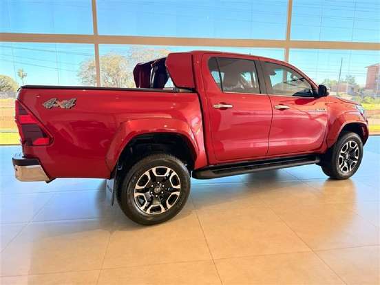 TOYOTA-HILUX-2024
