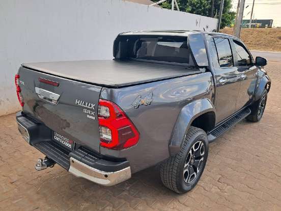TOYOTA-HILUX-2025