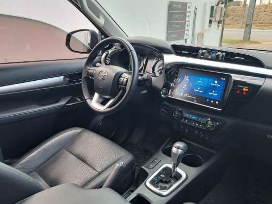 TOYOTA-HILUX-2025