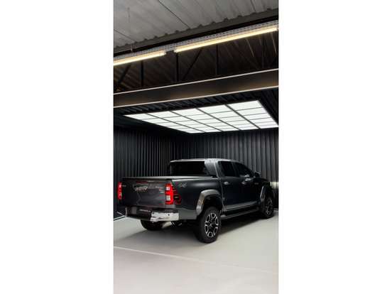 TOYOTA-HILUX-2025