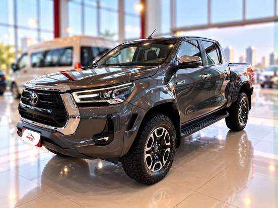 TOYOTA-HILUX-2.8 D-4D TURBO DIESEL CD SRX PLUS 4X4 AUTOMÁTICO TOYOTA-HILUX-2023