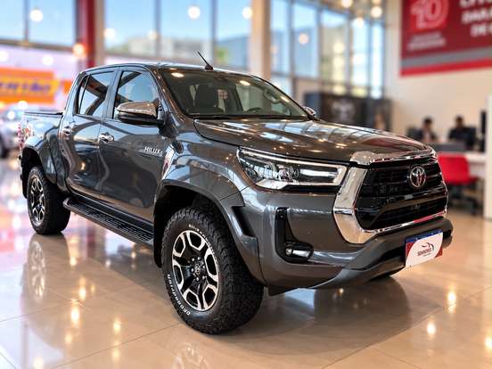 TOYOTA-HILUX-2023