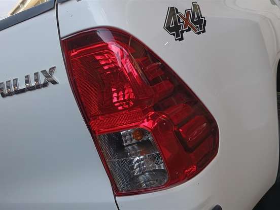 TOYOTA-HILUX-2.8 D-4D TURBO DIESEL CHASSI 4X4 MANUAL TOYOTA-HILUX-2024