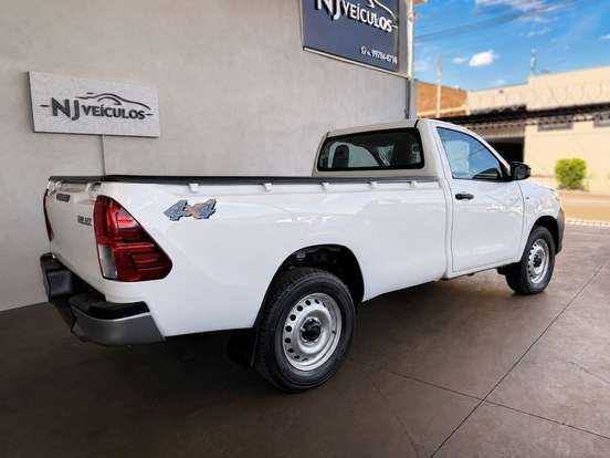 TOYOTA-HILUX-2.8 D-4D TURBO DIESEL CS 4X4 MANUAL TOYOTA-HILUX-2021