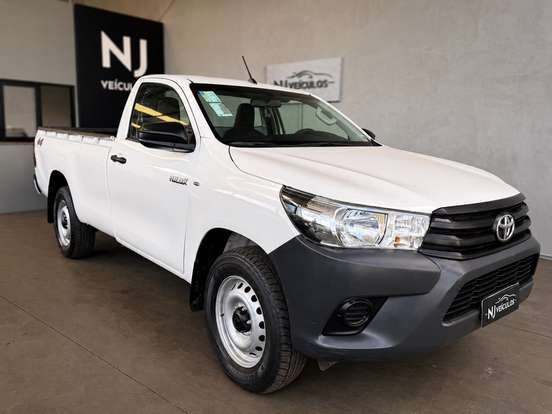 TOYOTA-HILUX-2.8 D-4D TURBO DIESEL CS 4X4 MANUAL TOYOTA-HILUX-2021