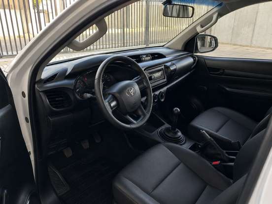 TOYOTA-HILUX-2021