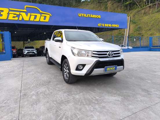 TOYOTA-HILUX-2018