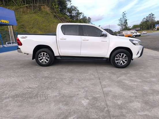 TOYOTA-HILUX-2.8 SRV 4X4 CD 16V DIESEL 4P AUTOMÁTICO TOYOTA-HILUX-2018