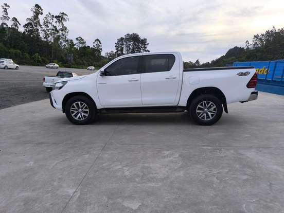TOYOTA-HILUX-2.8 SRV 4X4 CD 16V DIESEL 4P AUTOMÁTICO TOYOTA-HILUX-2018