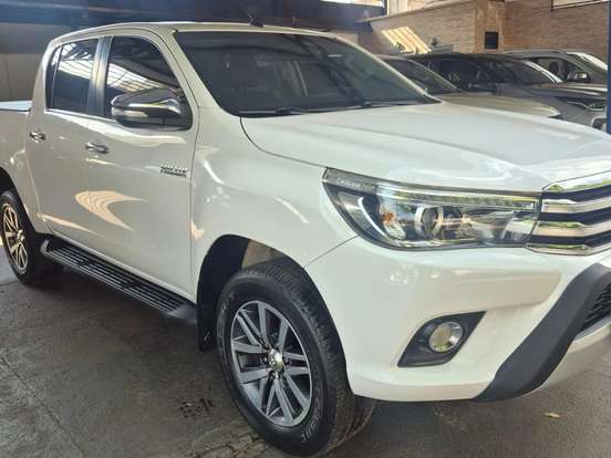 TOYOTA-HILUX-2.8 SRX 4X4 CD 16V DIESEL 4P AUTOMÁTICO TOYOTA-HILUX-2016