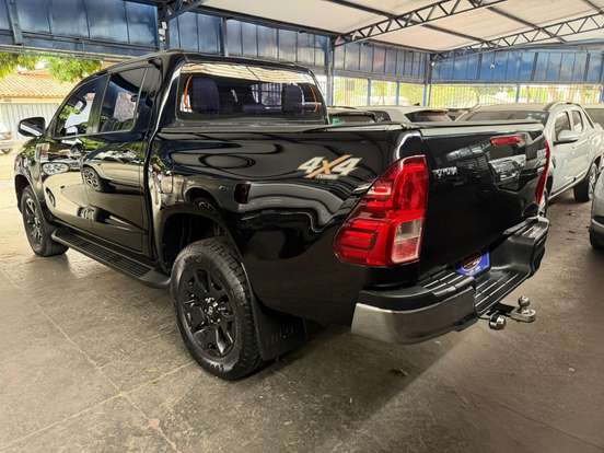 TOYOTA-HILUX-2.8 SRX 4X4 CD 16V DIESEL 4P AUTOMÁTICO TOYOTA-HILUX-2019
