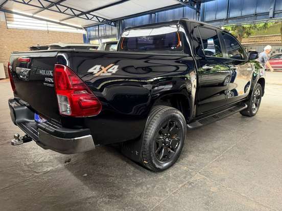 TOYOTA-HILUX-2019