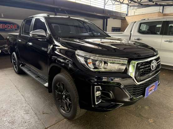 TOYOTA-HILUX-2019