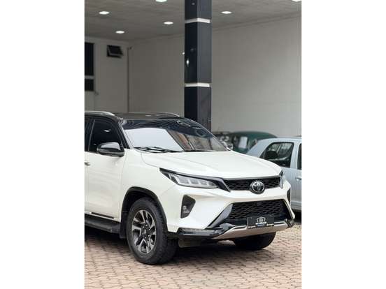 TOYOTA-HILUX-2.8 SRX 4X4 CD 16V DIESEL 4P AUTOMÁTICO TOYOTA-HILUX-2019