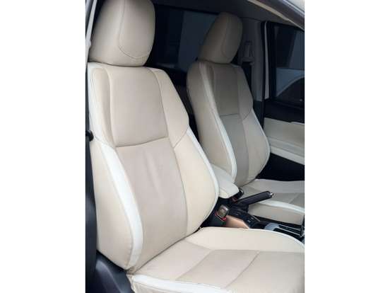 TOYOTA-HILUX-2019
