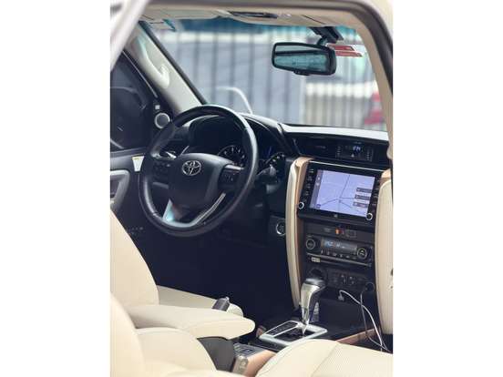 TOYOTA-HILUX-2019