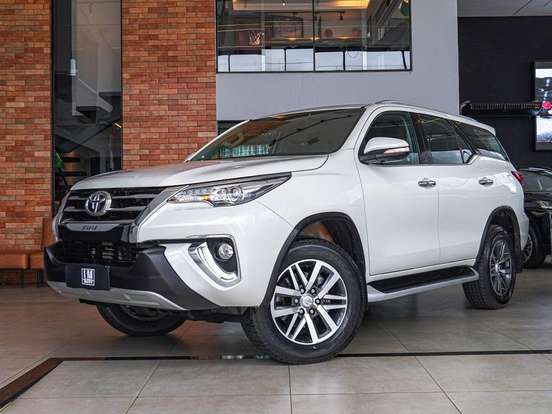 TOYOTA-HILUX-2.8 SRX 4X4 CD 16V DIESEL 4P AUTOMÁTICO TOYOTA-HILUX-2016