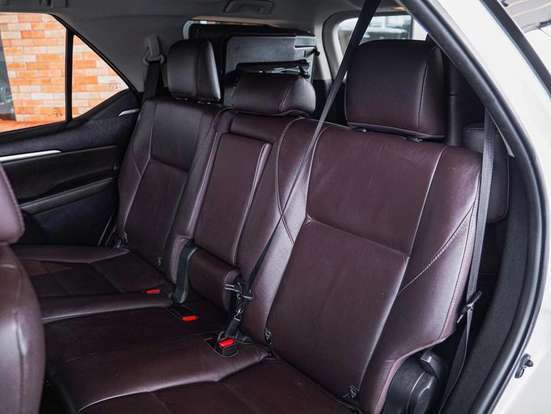TOYOTA-HILUX-2016