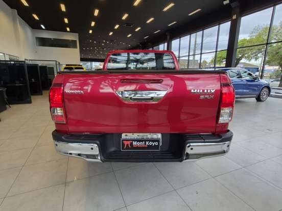 TOYOTA-HILUX-2016