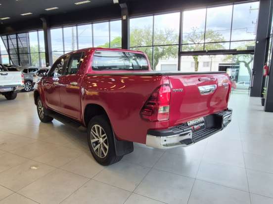 TOYOTA-HILUX-2.8 SRX 4X4 CD 16V DIESEL 4P AUTOMÁTICO TOYOTA-HILUX-2016
