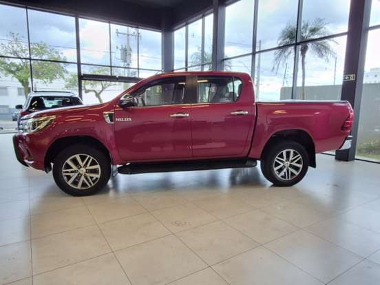 TOYOTA-HILUX-2.8 SRX 4X4 CD 16V DIESEL 4P AUTOMÁTICO TOYOTA-HILUX-2016