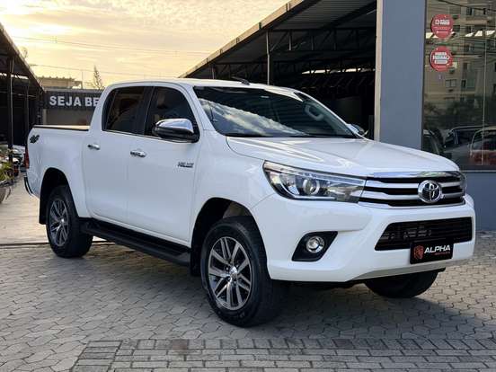 TOYOTA-HILUX-2018