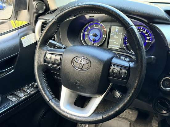 TOYOTA-HILUX-2018