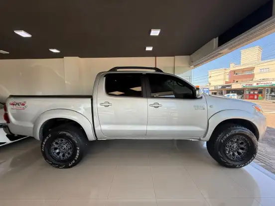 TOYOTA-HILUX-2008