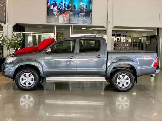 TOYOTA-HILUX-3.0 SRV 4X4 CD 16V TURBO INTERCOOLER DIESEL 4P AUTOMÁTICO TOYOTA-HILUX-2014
