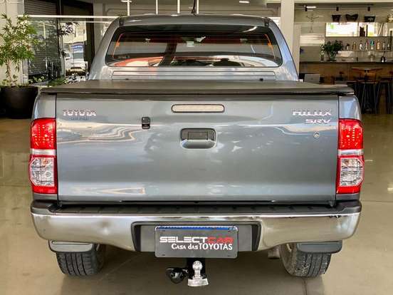 TOYOTA-HILUX-2014