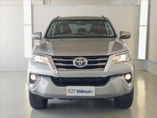 TOYOTA-HILUX SW4-2020