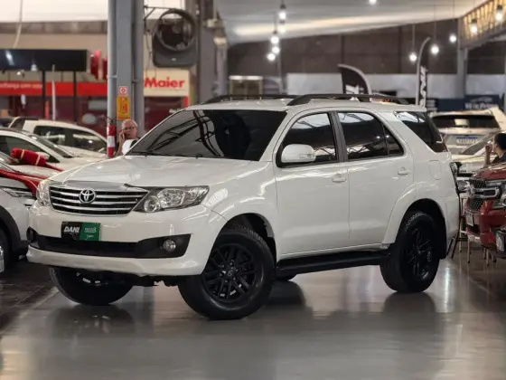 TOYOTA HILUX SW4 2.7 SR 4X2 16V FLEX 4P MANUAL