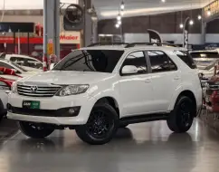 TOYOTA HILUX SW4 2.7 SR 4X2 16V FLEX 4P MANUAL TOYOTA HILUX SW4 2.7 SR 4X2 16V FLEX 4P MANUAL