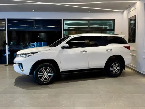 TOYOTA-HILUX SW4-2.7 SRV 7 LUGARES 4X2 16V FLEX 4P AUTOMÁTICO TOYOTA-HILUX SW4-2018