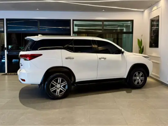 TOYOTA-HILUX SW4-2.7 SRV 7 LUGARES 4X2 16V FLEX 4P AUTOMÁTICO TOYOTA-HILUX SW4-2018
