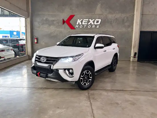 TOYOTA-HILUX SW4-2018