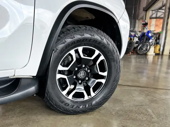 TOYOTA-HILUX SW4-2018