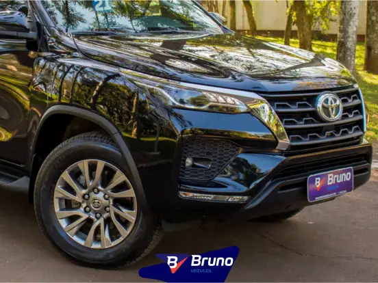TOYOTA-HILUX SW4-2.7 VVT-i FLEX SRV 7L 4X2 AUTOMÁTICO TOYOTA-HILUX SW4-2021